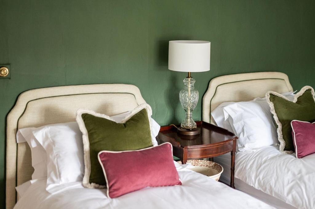 Colston Bassett Martin Arms B&B 외부 사진